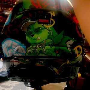 This backpack is really for good use such as having it for your snacks etc